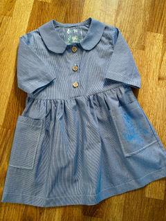 Blå klänning till baby